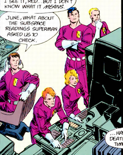 Crisis on Infinite Earths panel : challengers of the unknown in their base